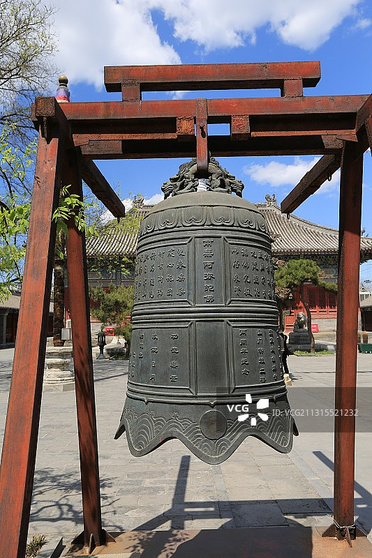 北京市西城区白塔寺（妙应寺）铜钟图片素材