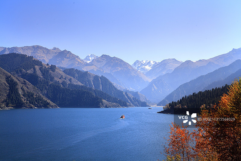 天山天池之秋图片素材