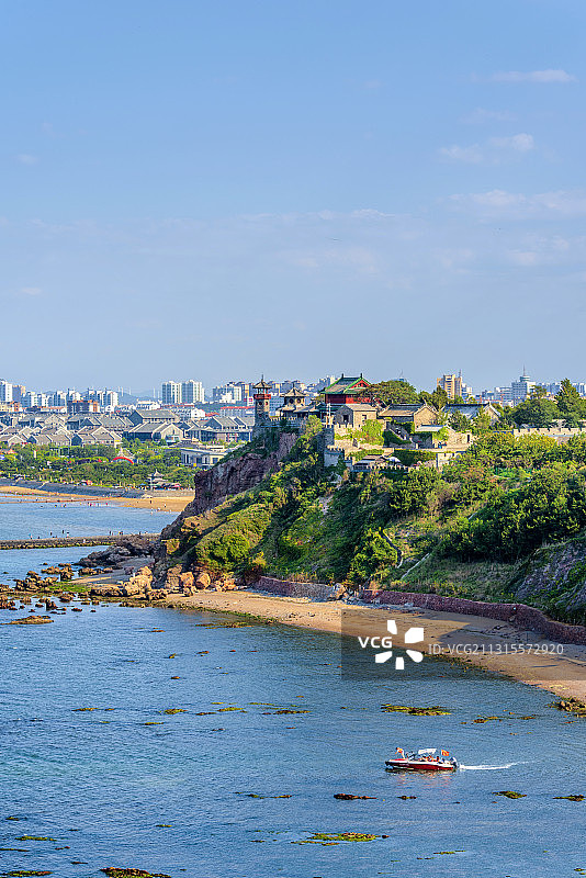 中国山东烟台蓬莱阁古建筑群图片素材