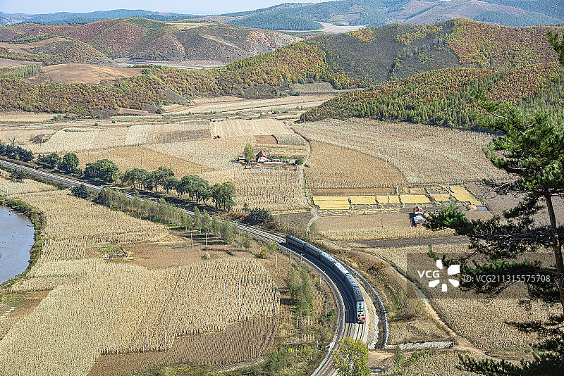 国庆节十一期间的图佳线柴河附近小票车图片素材