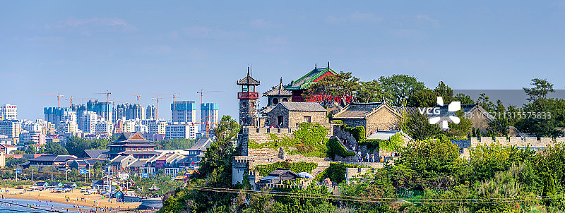 中国山东烟台蓬莱阁古建筑群图片素材