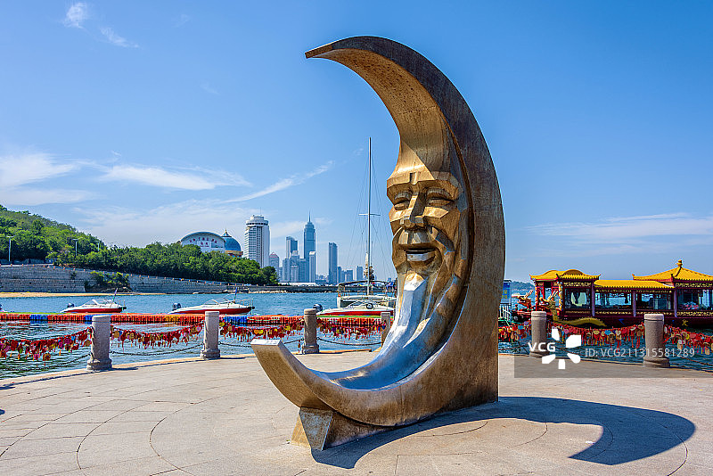 中国山东省烟台市月亮湾风光图片素材