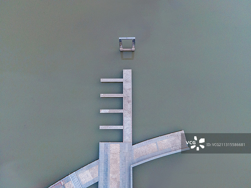 航拍江苏南京金陵高淳固城湖大桥湖滨公园风光图片素材