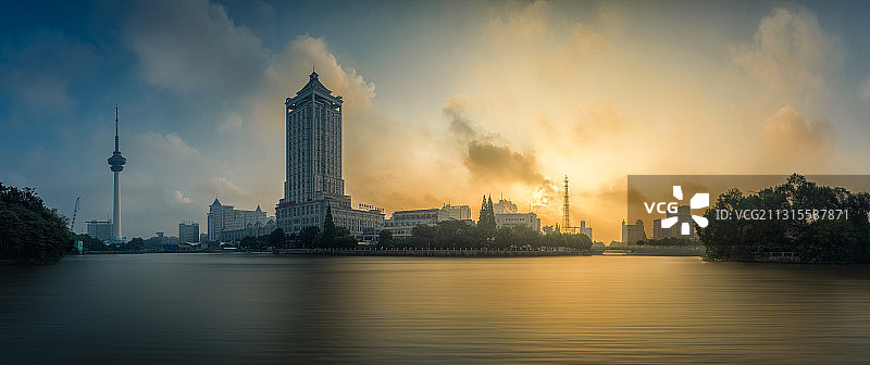 濠河日出图片素材