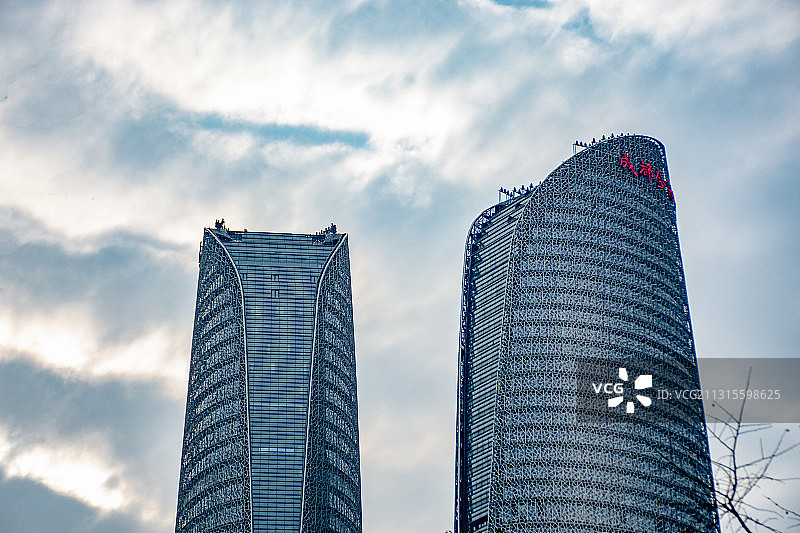 成都金融城双子塔塔顶图片素材