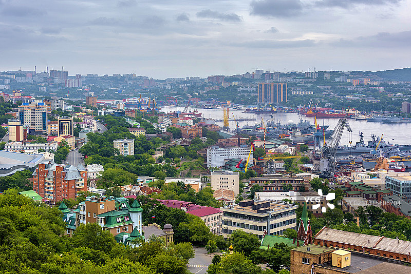 俄罗斯海参崴金角湾城市风光图片素材