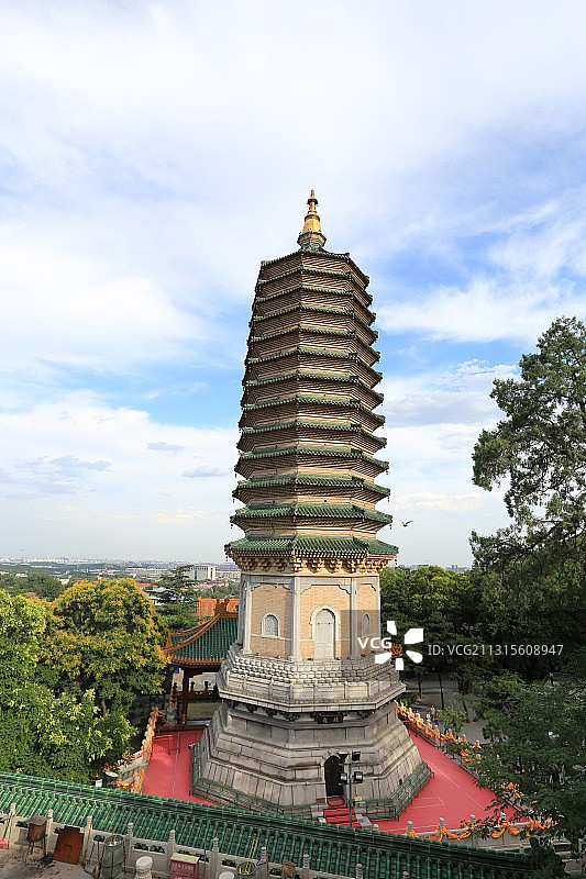 北京西山八大处二处灵光寺佛牙舍利塔图片素材