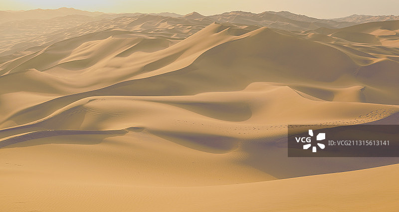 新疆吐鲁番鄯善沙漠图片素材
