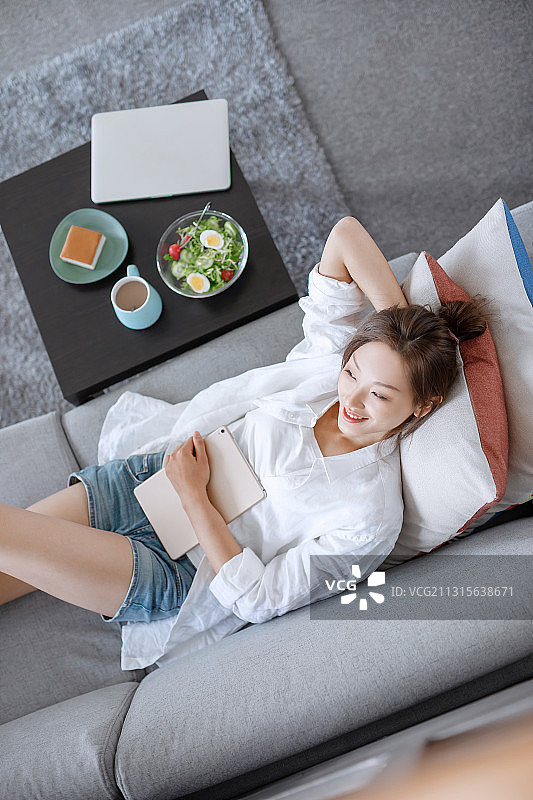 青年女子,使用平板电脑,隔离,思念图片素材