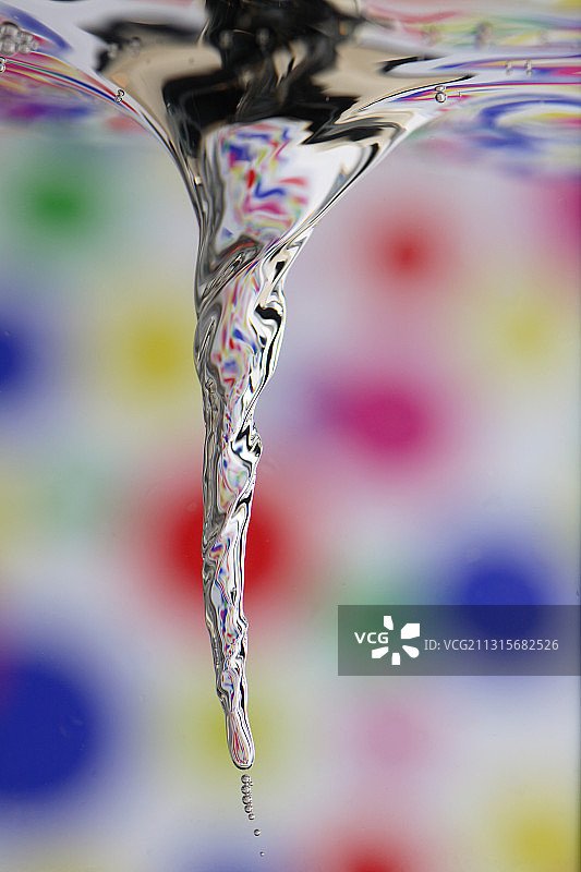 水中漩涡图片素材