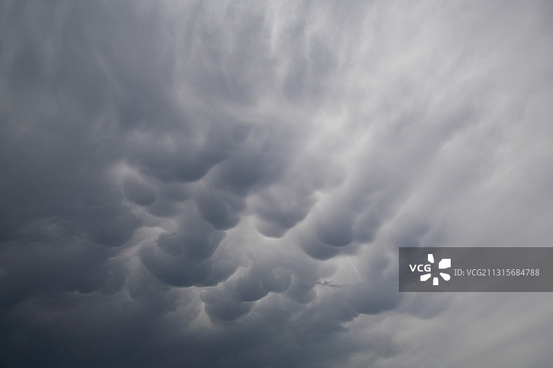 乳房状云图片素材