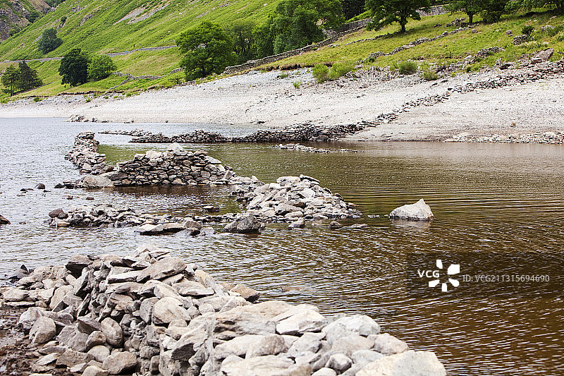 英国湖区：Haweswater水库干旱显露的古老村庄遗址图片素材