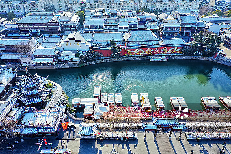 雪后晴天的南京夫子庙和秦淮河泮池，照壁图片素材