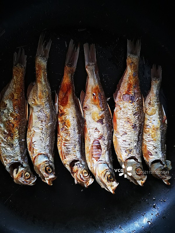 油炸小鱼图片素材