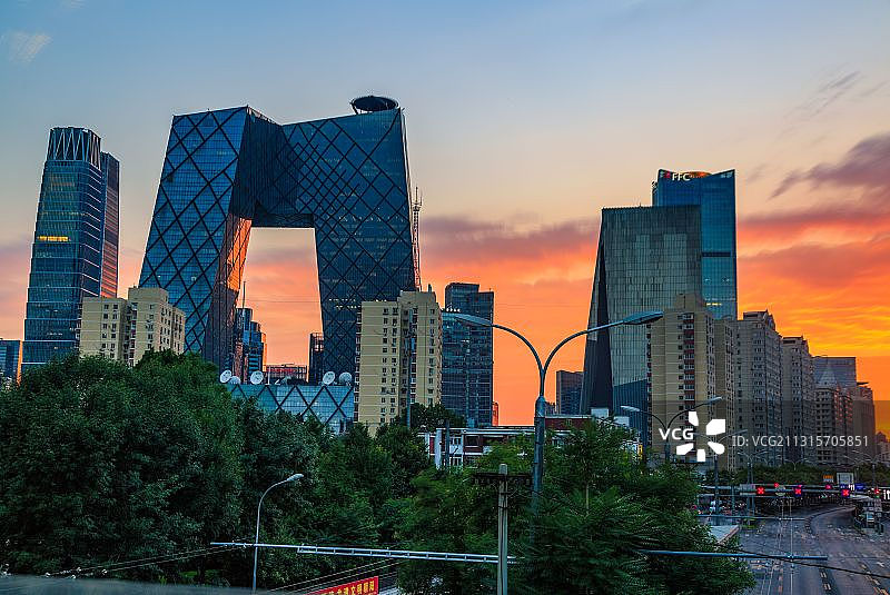 夕阳下的CCTV图片素材