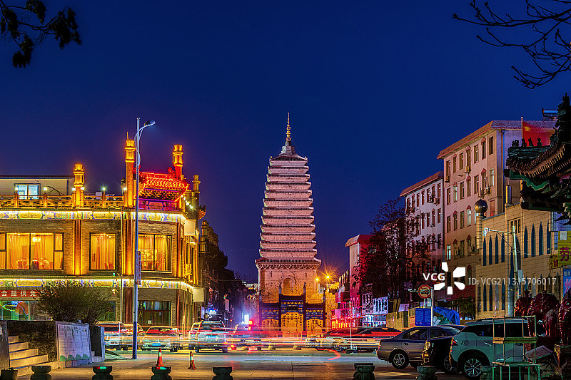 辽宁省朝阳市南塔夜景图片素材