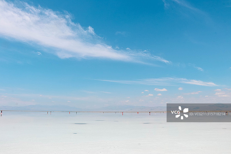 蓝天之下图片素材