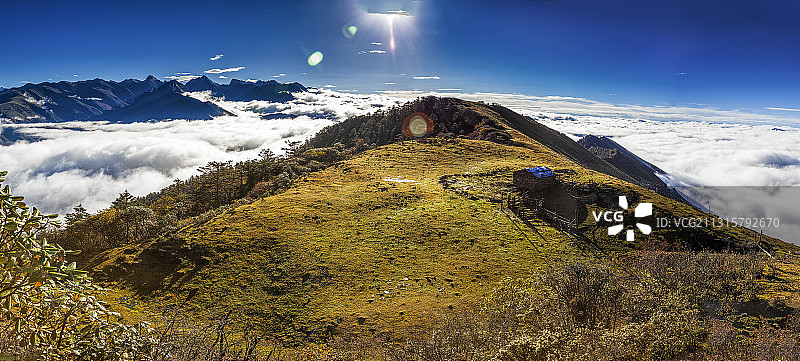 达瓦更扎的云海和日出图片素材