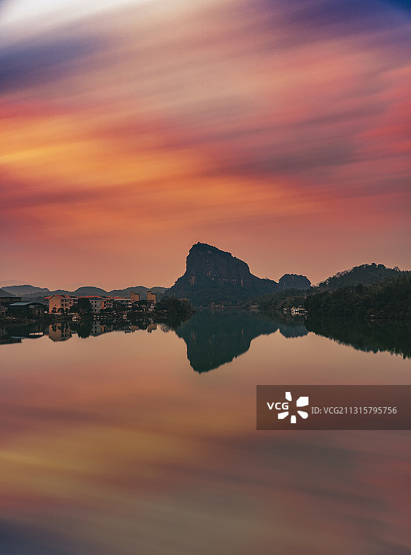 水上丹霞铁鼎寨图片素材