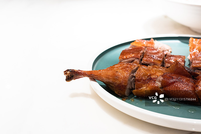 一盘粤菜琵琶鸭图片素材