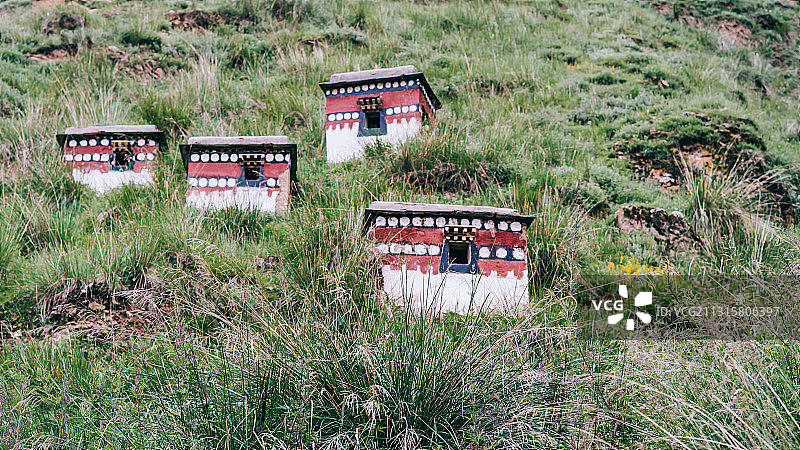 中国甘南夏河拉卜楞寺闭关洞图片素材