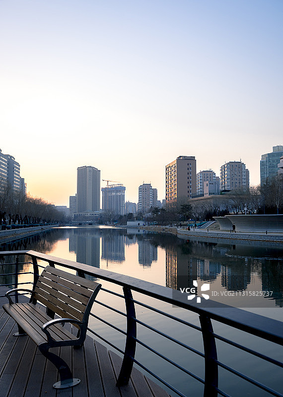 夕阳的新亮马河图片素材