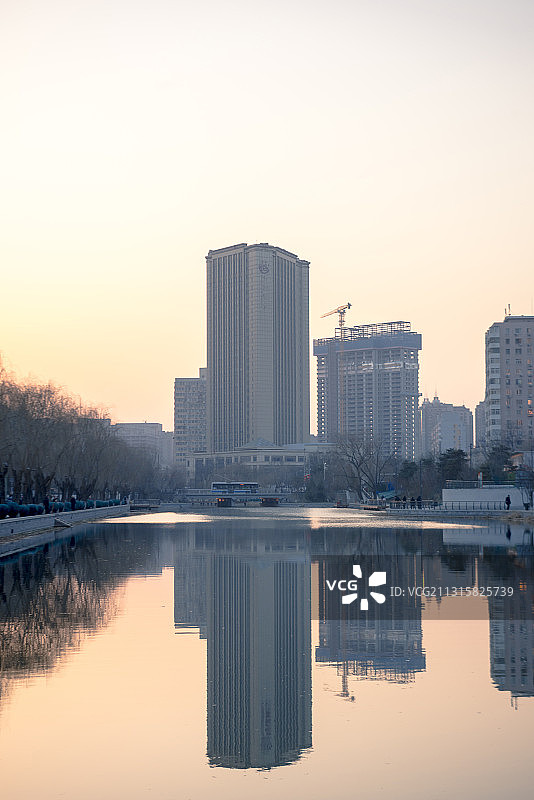 夕阳的新亮马河图片素材