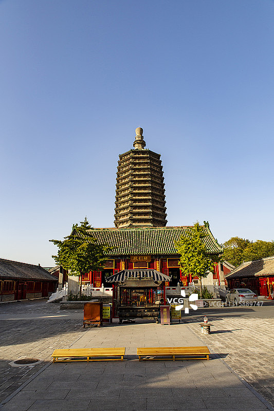 北京西城天宁寺接引殿与天宁寺塔图片素材