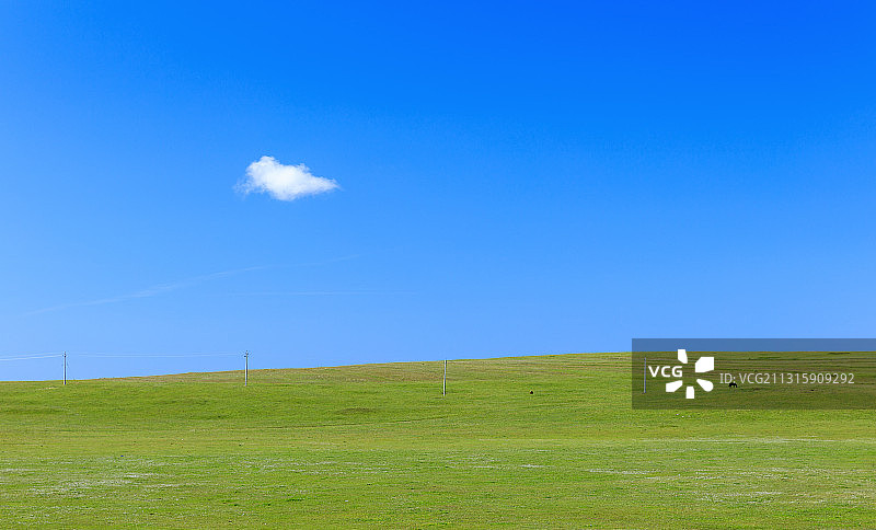 白云，蓝天。图片素材