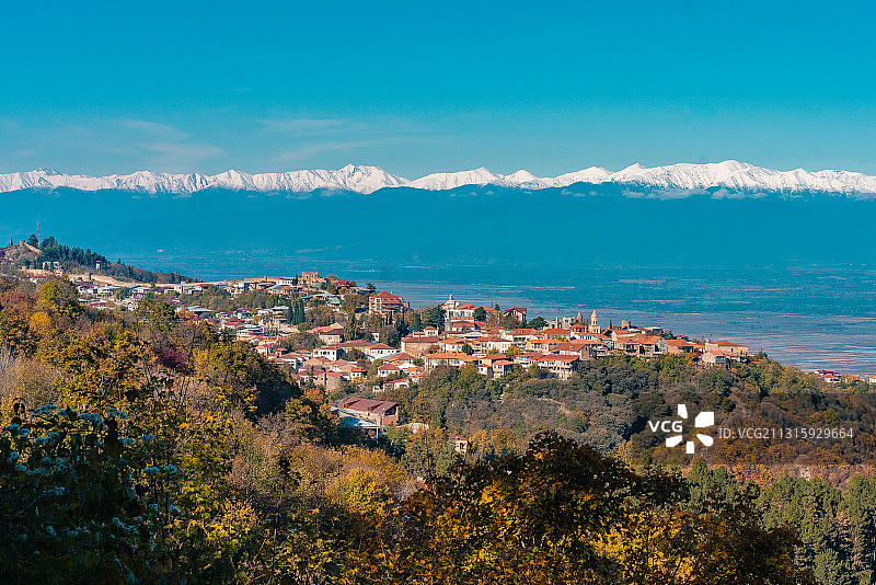 西格纳季，格鲁吉亚小镇，雪山图片素材