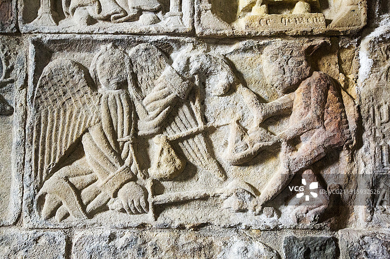 阿拉斯代尔·麦克劳德墓，位于英国苏格兰外赫布里底群岛哈里斯岛罗德尔圣克莱门茨教堂，为麦克劳德氏族首领建造的15世纪古老教堂图片素材