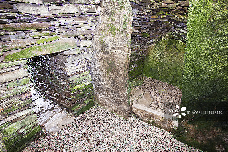 Unstan Chambered Cairn是奥克尼大陆Stenness附近的一座石器时代墓冢。图片素材