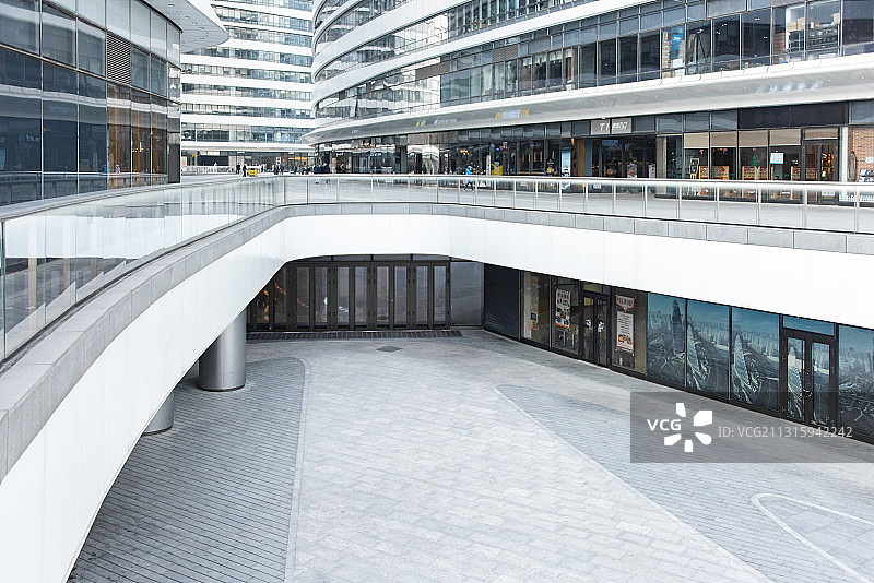 北京朝阳区地标建筑写字楼望京SOHO下沉式广场图片素材