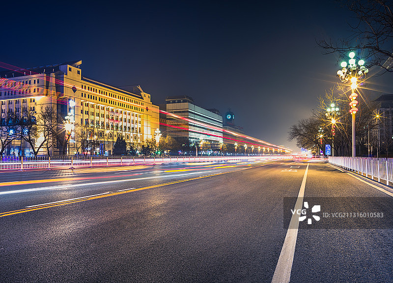北京市长安街复兴门道路交通夜景车流光绘汽车广告背景图图片素材