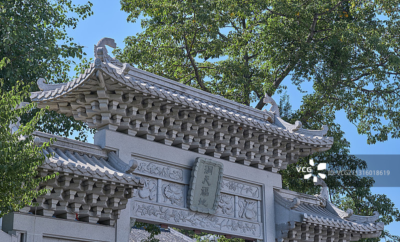 中国广州纯阳观洞天福地中式牌坊图片素材