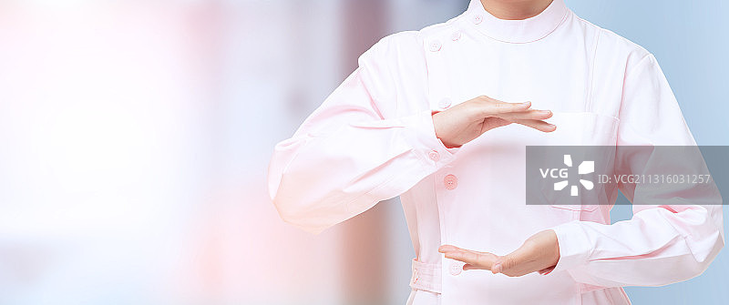 亚洲医生与医疗技术智能网络概念图图片素材