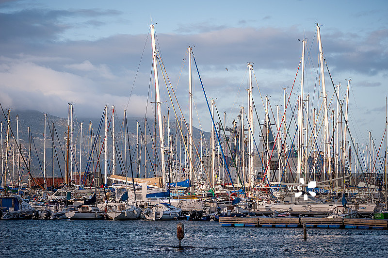 南非西蒙镇港口的帆船图片素材
