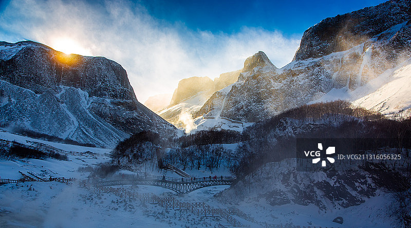 风雪落日长白山图片素材