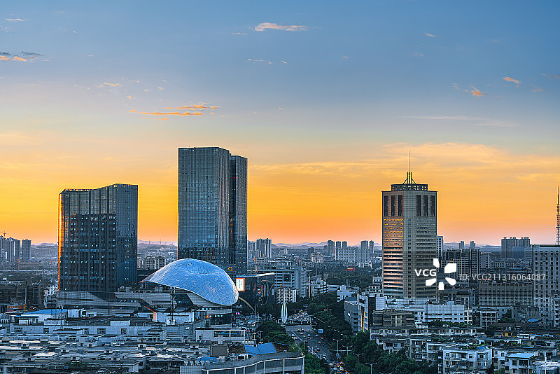 湘潭建设路口，华隆步步高，湘潭中心，华天，君子莲图片素材