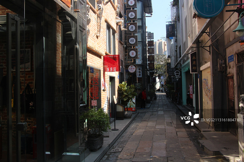 中国广州：古色古香古街古韵永庆坊图片素材