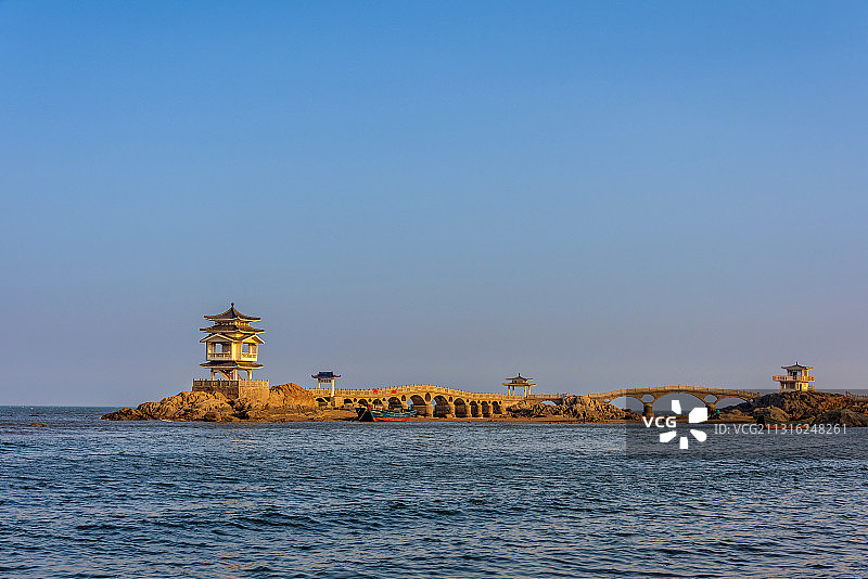 中国辽宁葫芦岛兴城海滨三礁揽胜图片素材