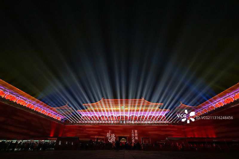 故宫夜景紫禁城午门灯光秀（故宫上元节灯光秀）图片素材