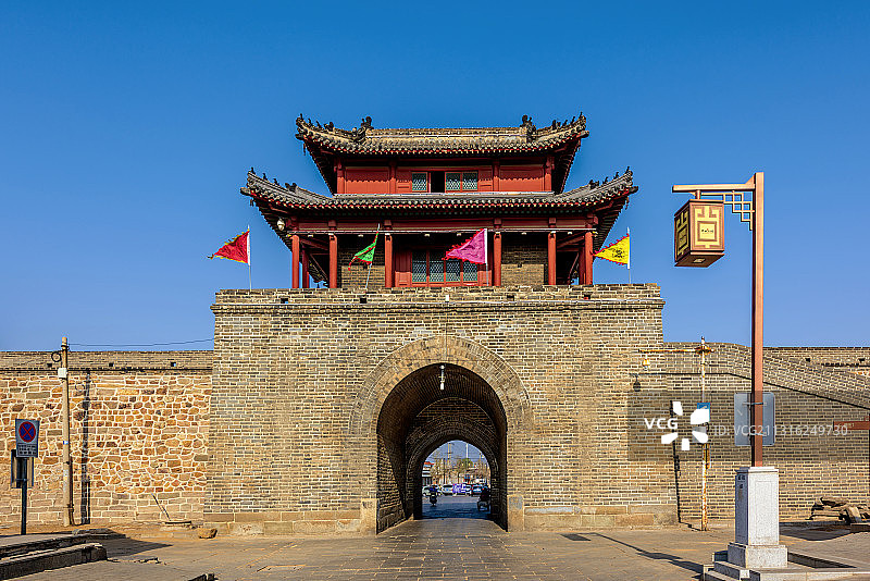 中国辽宁葫芦岛兴城古城春和门图片素材