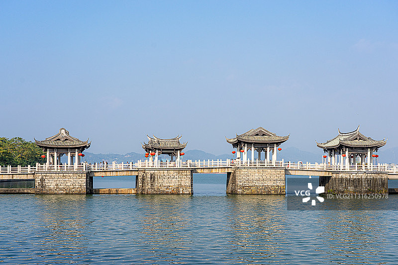 中国广东省潮州市广济桥建筑景观图片素材