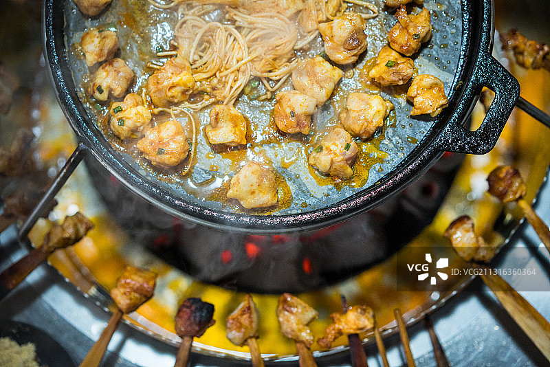 川西特色火盆烧烤图片素材