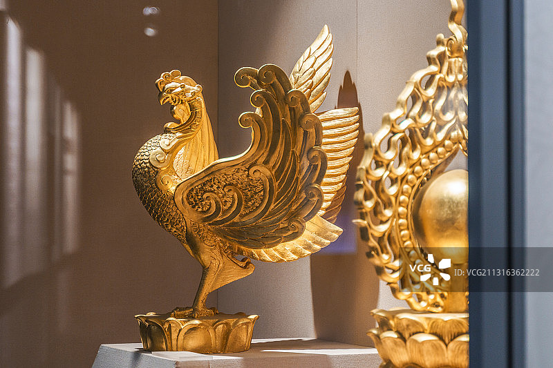 河南洛阳隋唐洛阳城国家遗址公园明堂遗址馆藏的涂金铁凤图片素材