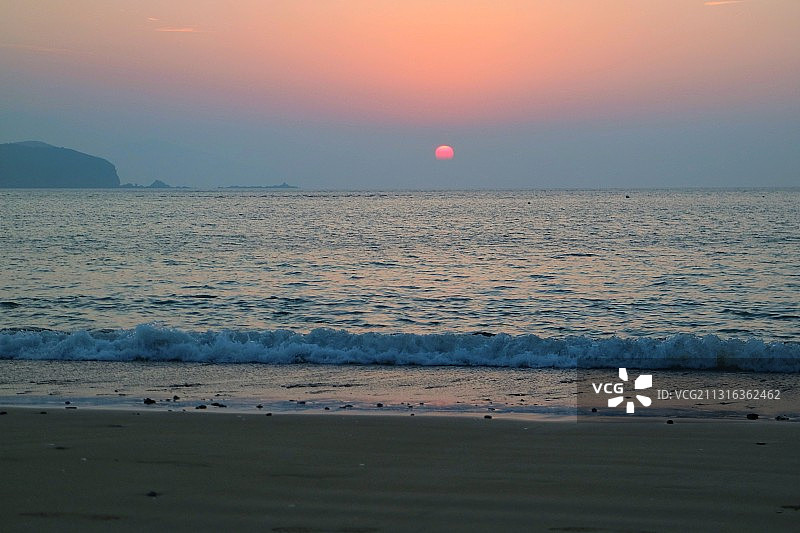 在桃花岛看海上日出图片素材