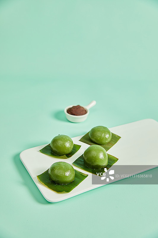 豆沙青团图片素材