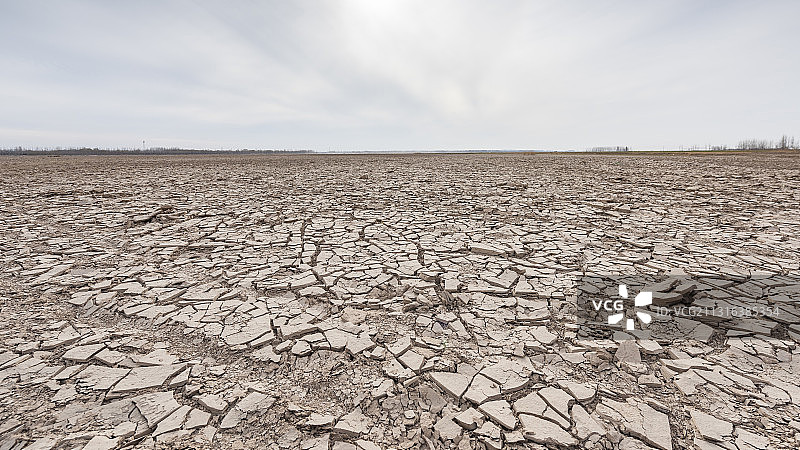 中国河南省郑州市黄河107国道公铁两用桥图片素材