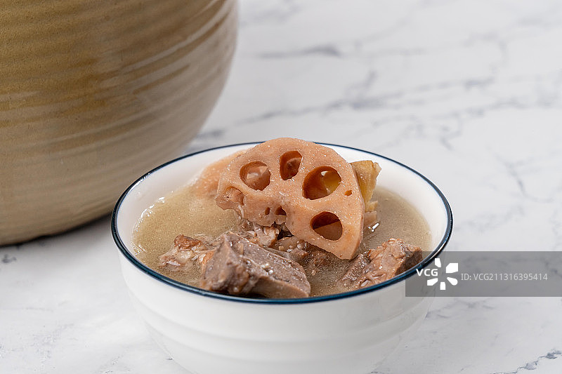 中国美食湖北传统文化美食菜湖北排骨莲藕汤好吃煨汤特色图片素材